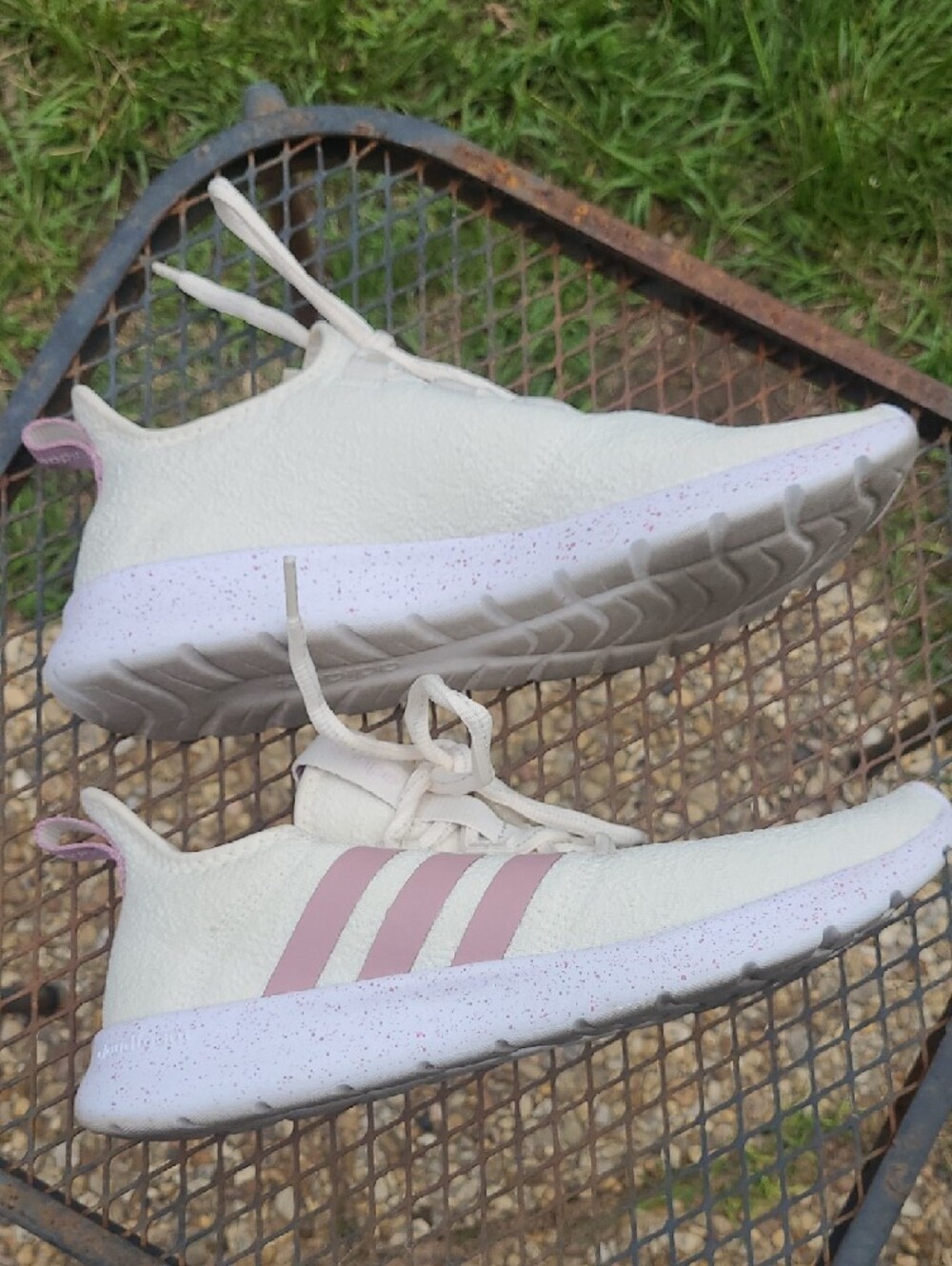 adidas Cream Sneakers with Purple Three Stripes Size 8 - Picture 3 of 9